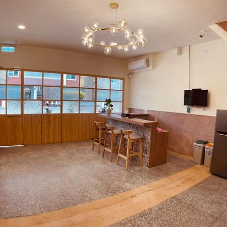 Green Only Homestay Tainan Bagian luar foto