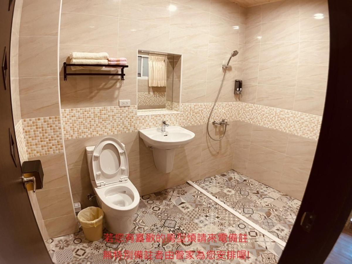 Green Only Homestay Tainan Bagian luar foto